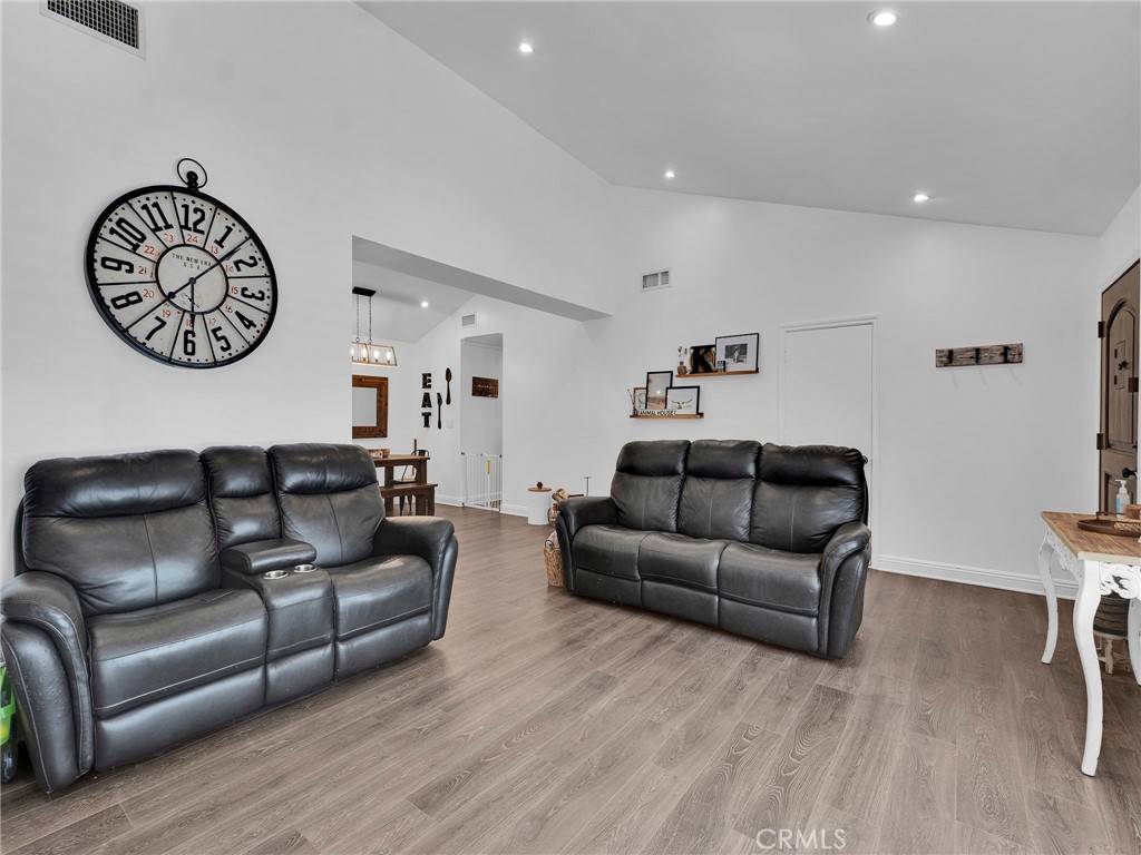 1761 Damon ST Simi Valley, CA 93063