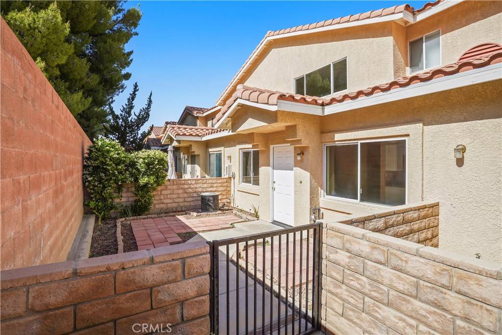 Lancaster, CA 93536,43473 30th ST W #3