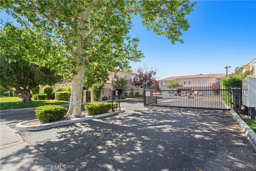 Lancaster, CA 93536,43473 30th ST W #3