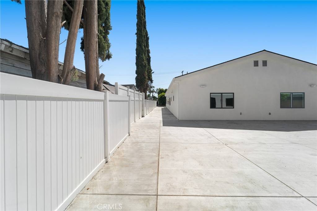 Van Nuys, CA 91405,6827 Ranchito AVE