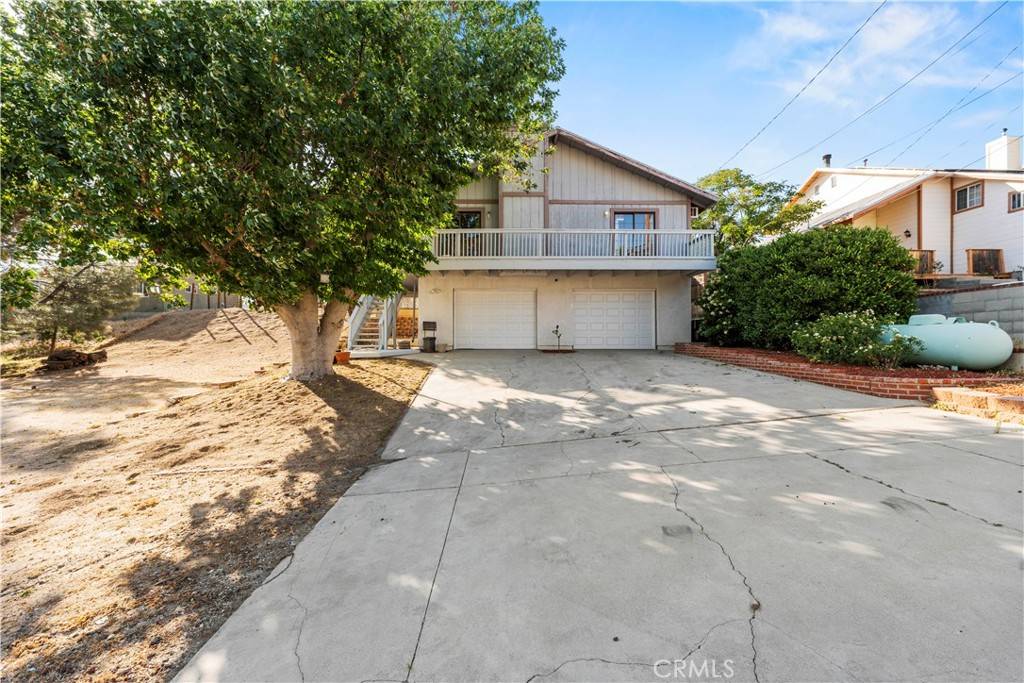 Lake Hughes, CA 93532,43323 LOOKABOUT RD