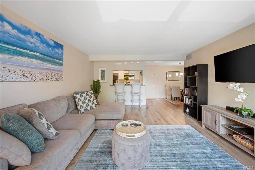 Encino, CA 91316,5460 White Oak AVE #E118