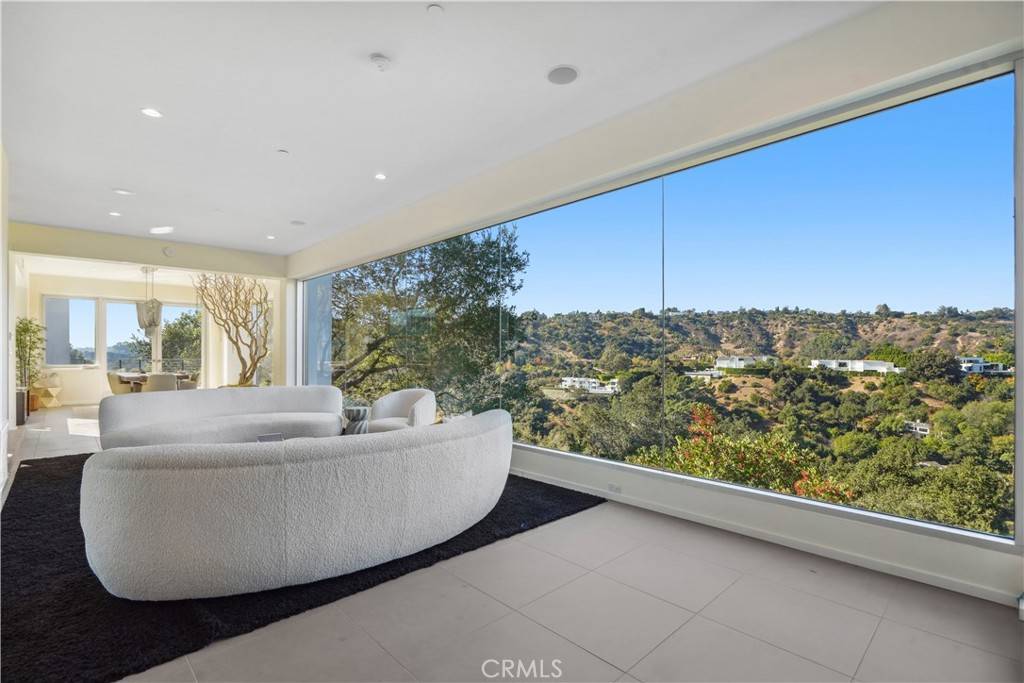 Beverly Hills, CA 90210,9716 Oak Pass RD