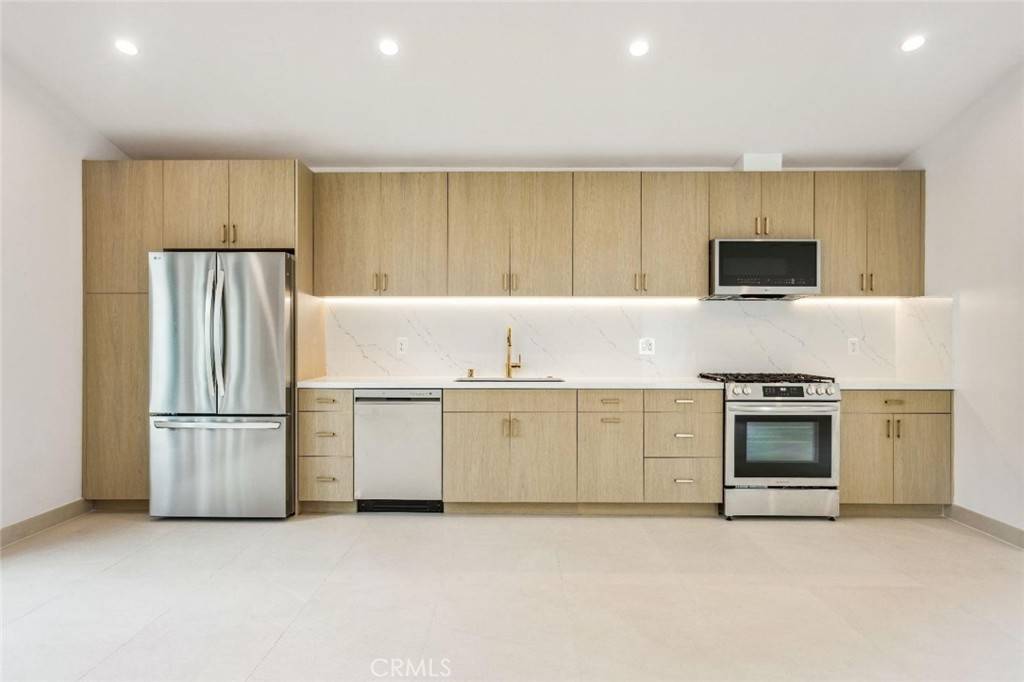 Valley Village, CA 91607,5443 Simpson
