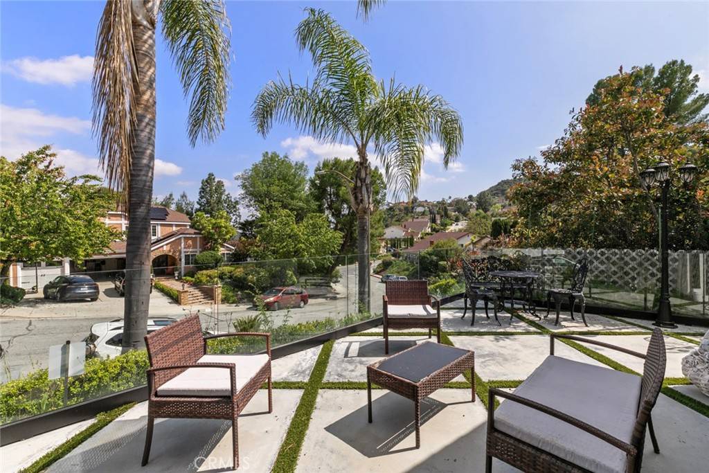 Glendale, CA 91206,2223 Flintridge DR