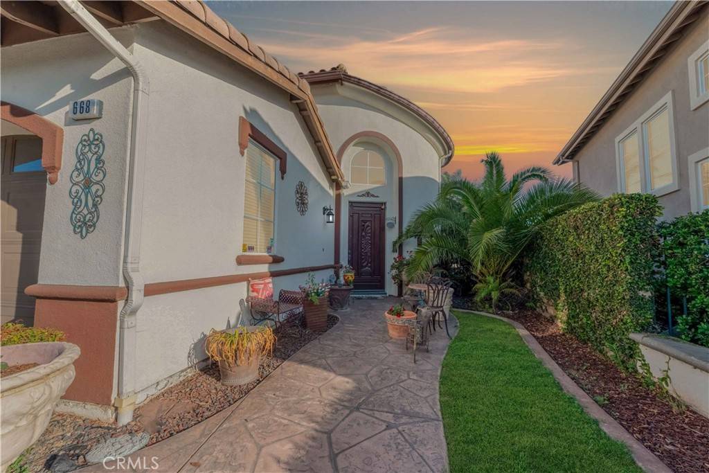 Camarillo, CA 93010,668 Corte Sol
