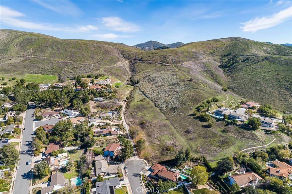 Thousand Oaks, CA 91362,1 2 Bascom CT