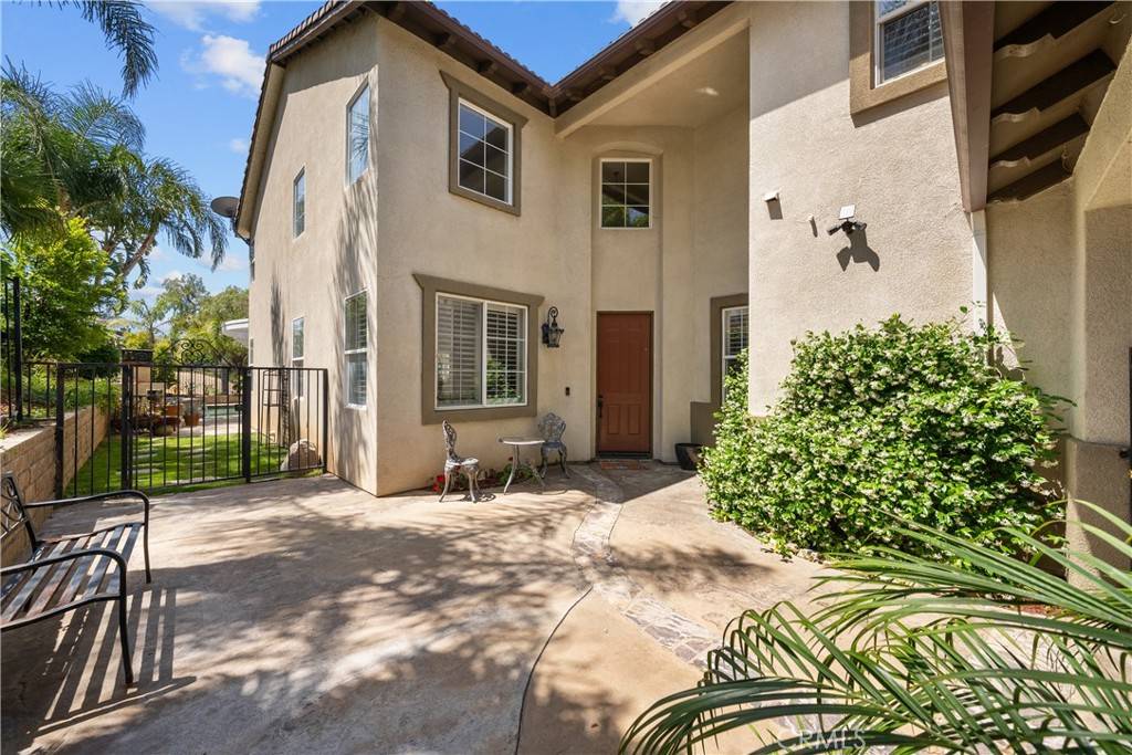 Castaic, CA 91384,29012 Madrid PL