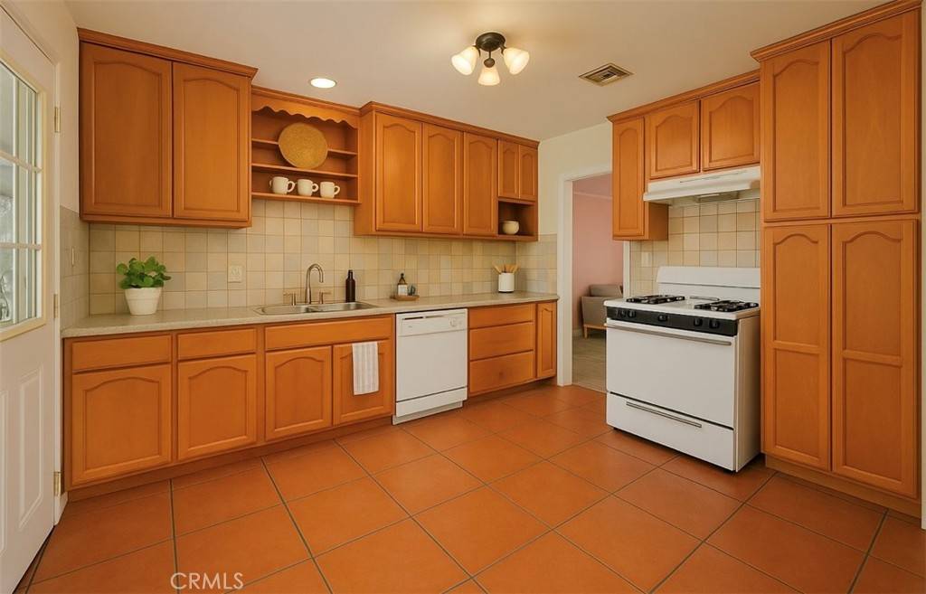 Panorama City, CA 91402,8108 Lemona AVE