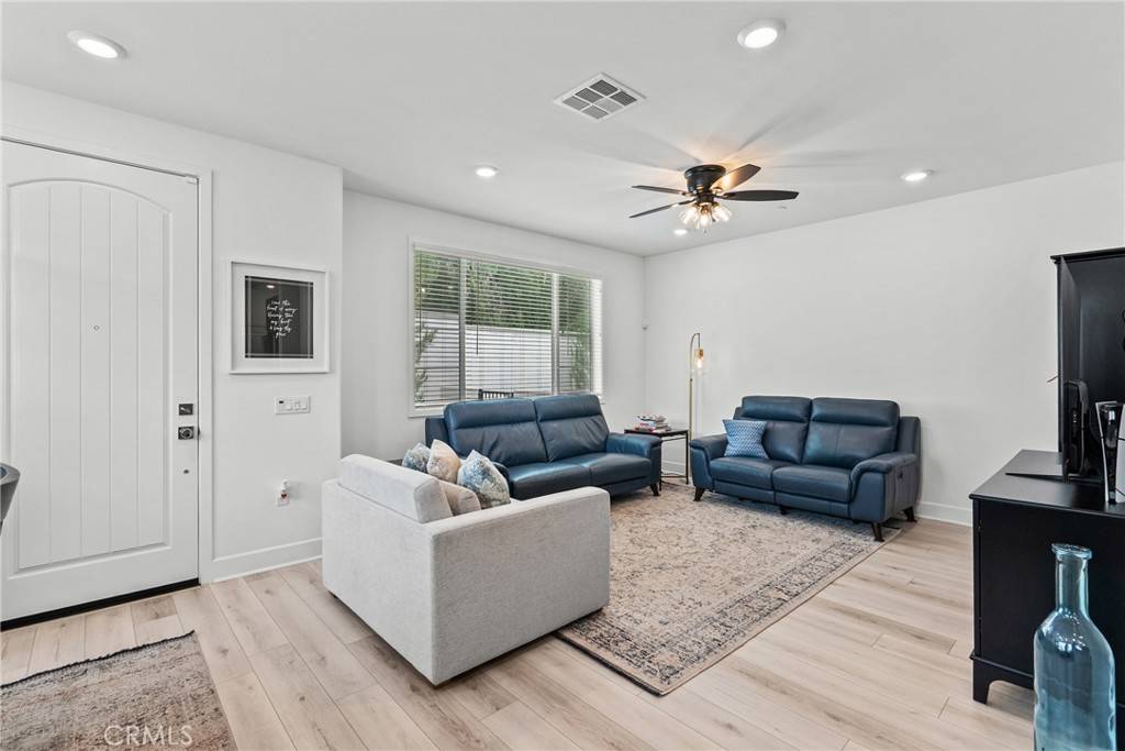Simi Valley, CA 93065,3001 Honolulu Lane