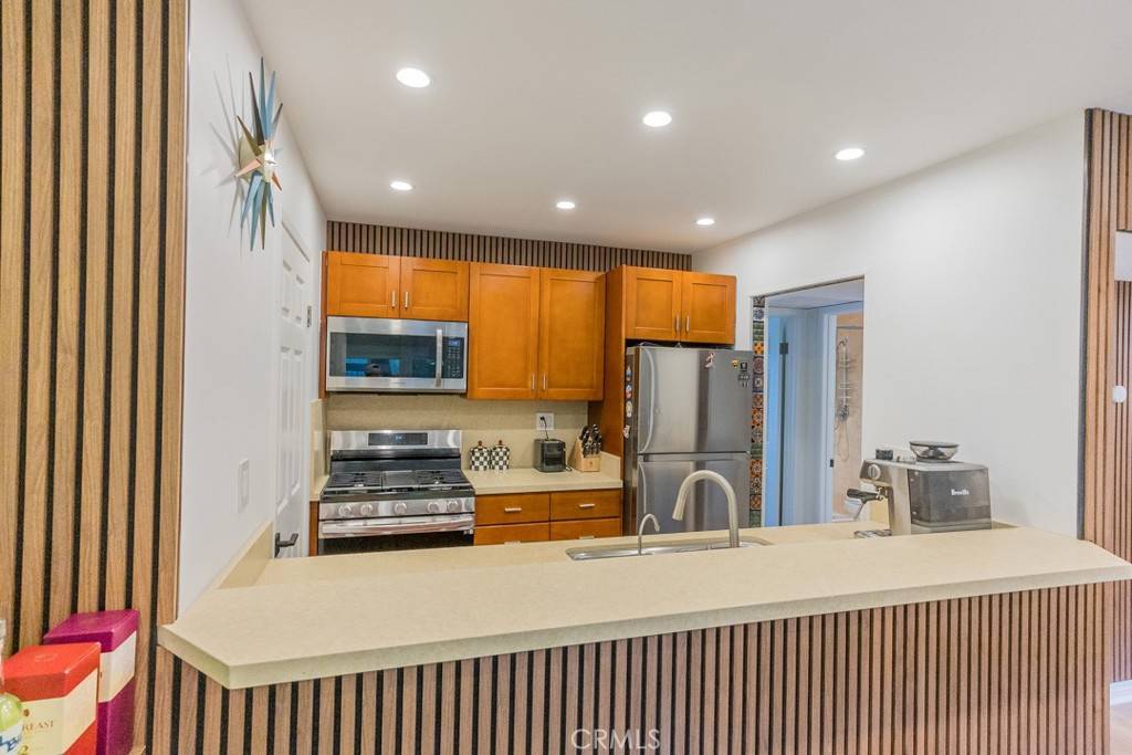 Tarzana, CA 91356,18350 Hatteras ST #169