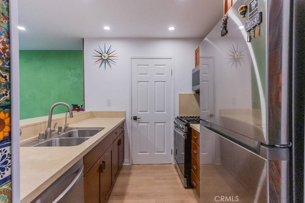 Tarzana, CA 91356,18350 Hatteras ST #169