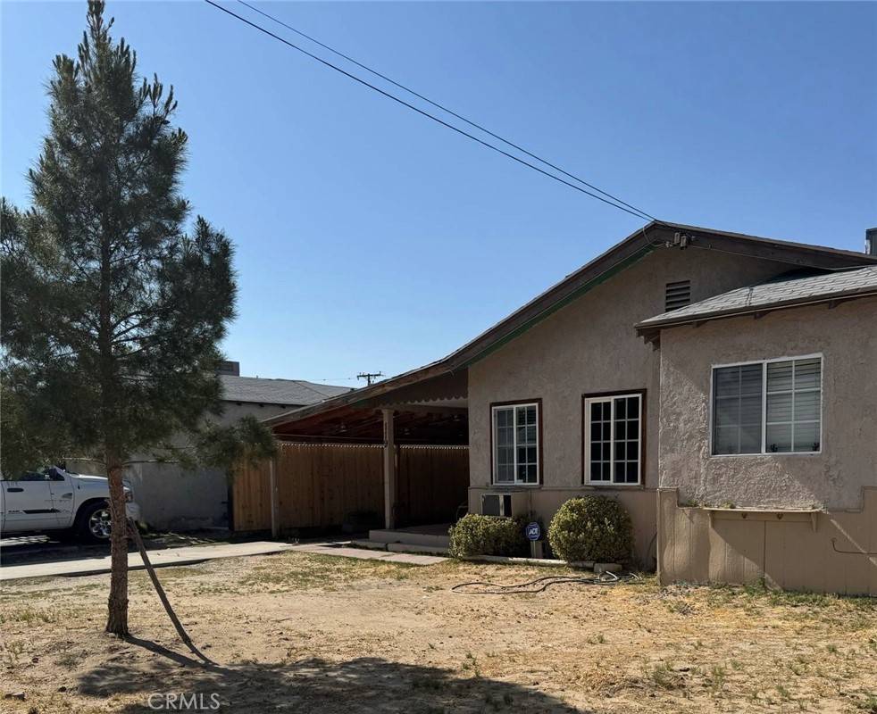 Lancaster, CA 93534,119 W Kettering ST