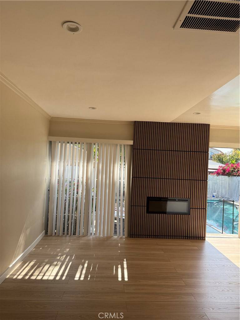 Encino, CA 91316,5917 Hesperia AVE