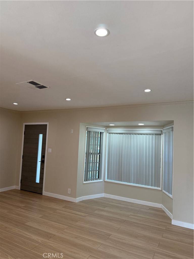 Encino, CA 91316,5917 Hesperia AVE