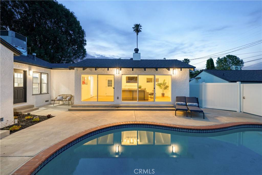 Reseda, CA 91335,6438 Lindley AVE