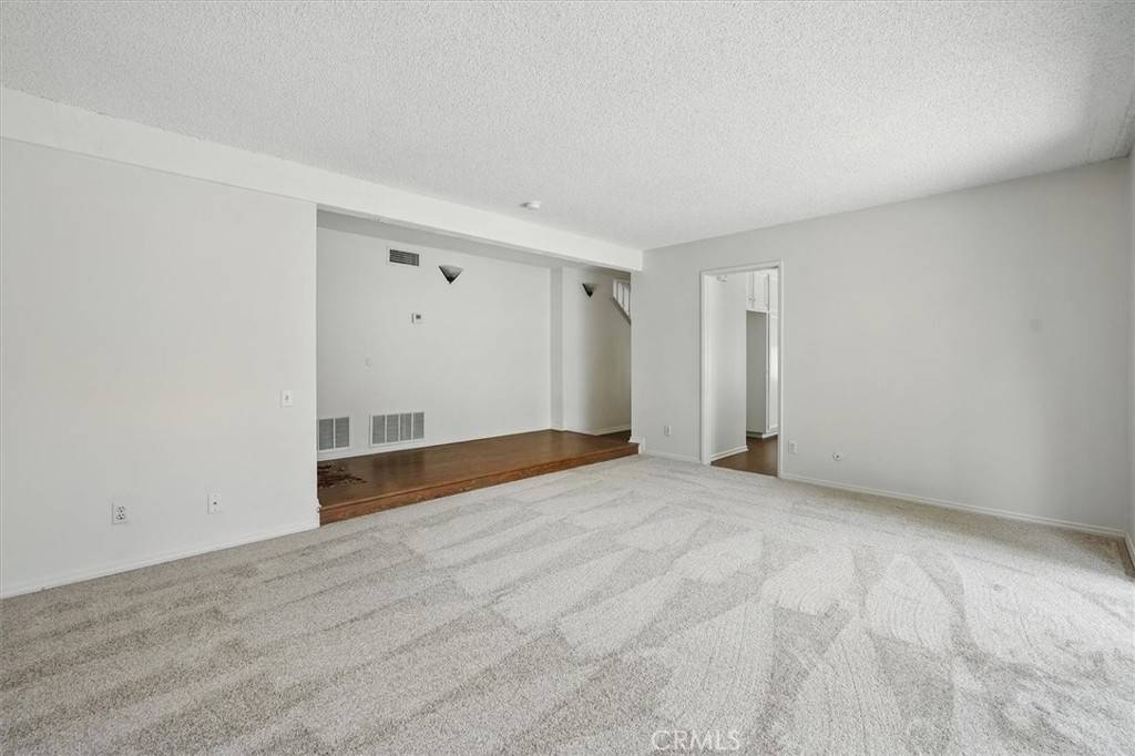 Valencia, CA 91355,25263 Via Sistine