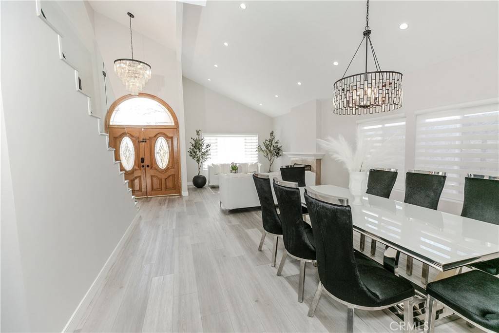 Chatsworth, CA 91311,10670 Deering AVE