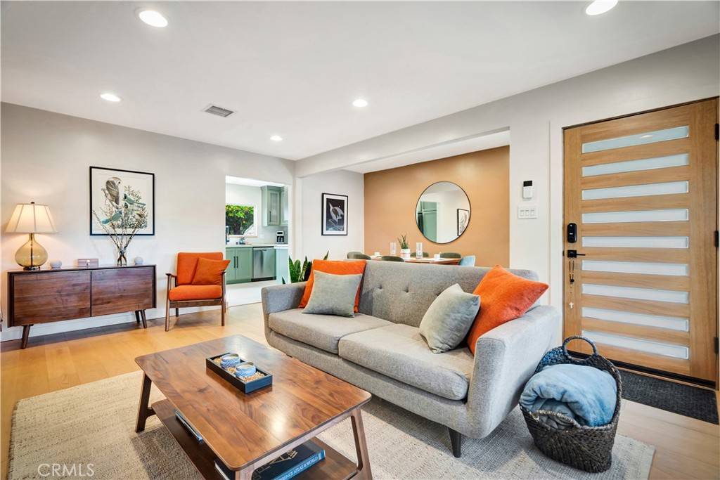 Lake Balboa, CA 91406,17001 Gault ST