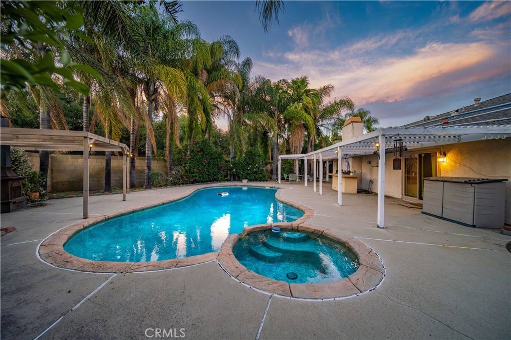 La Verne, CA 91750,802 Duval ST