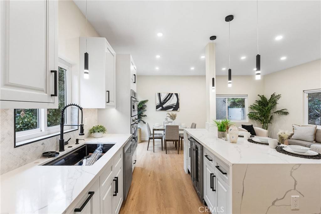 Los Angeles, CA 90046,8010 Padre LN