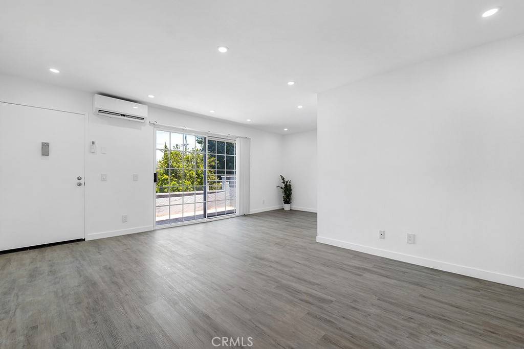 Canoga Park, CA 91304,20930 Parthenia ST #206
