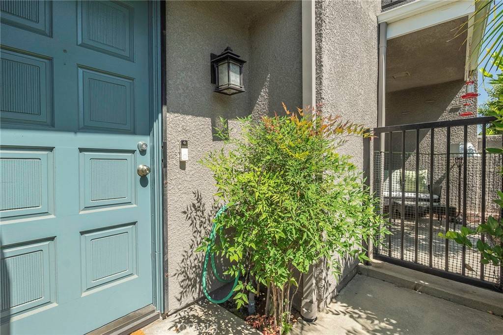 West Hills, CA 91307,23549 Victory Blvd. #21