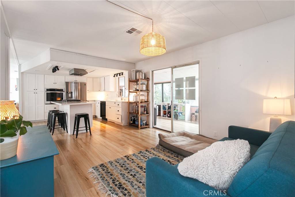 Topanga, CA 90290,1145 Apache