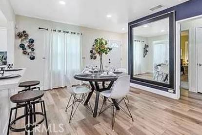 Van Nuys, CA 91406,7517 Louise AVE