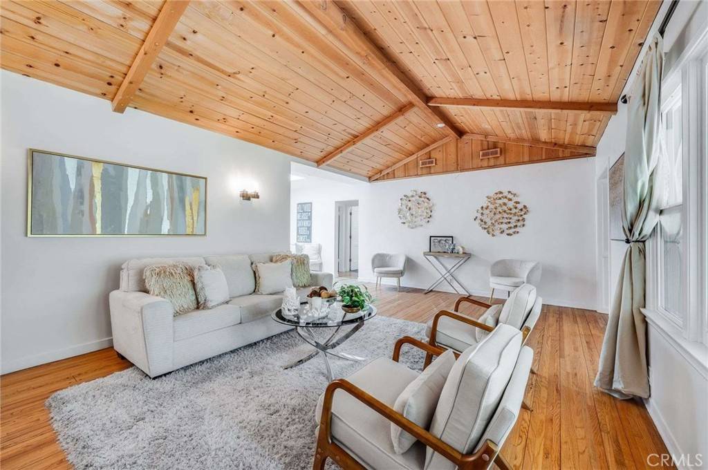 Valley Village, CA 91601,11653 Weddington ST