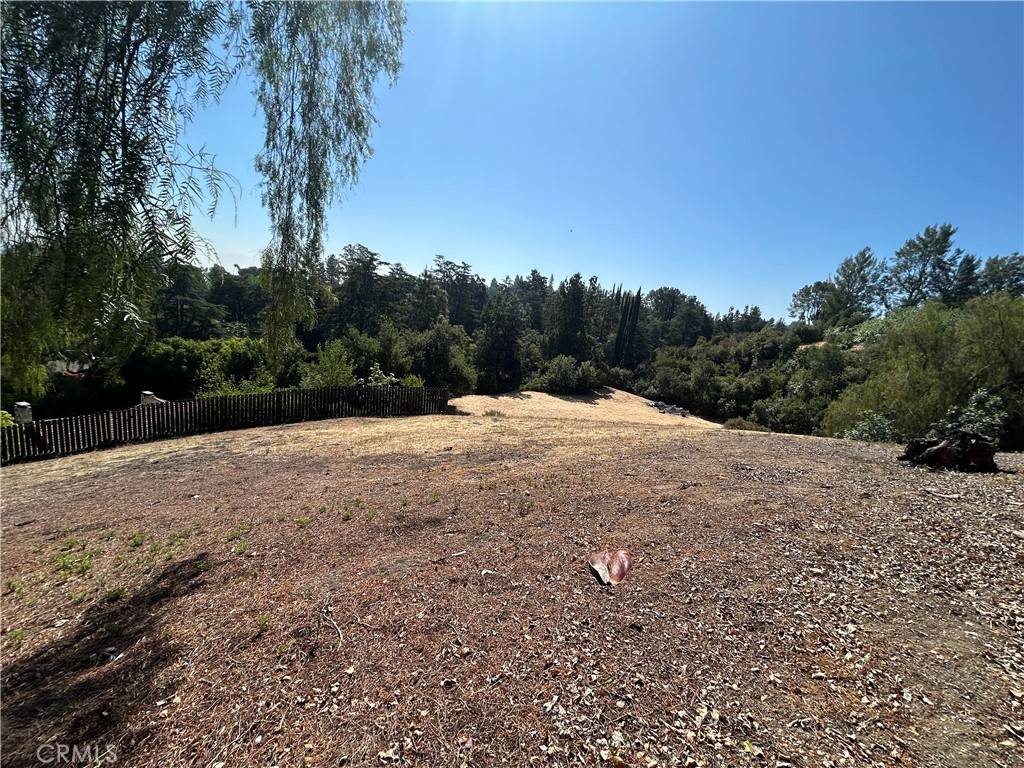 Woodland Hills, CA 91364,5075 Hood DR