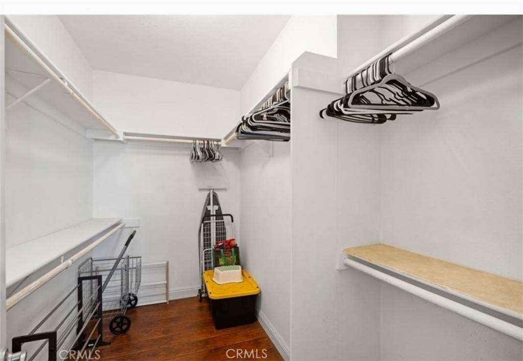 Sherman Oaks, CA 91423,13331 Moorpark ST #108