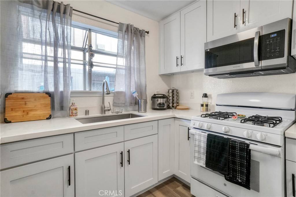 9414 Moonbeam AVE #18 Panorama City, CA 91402