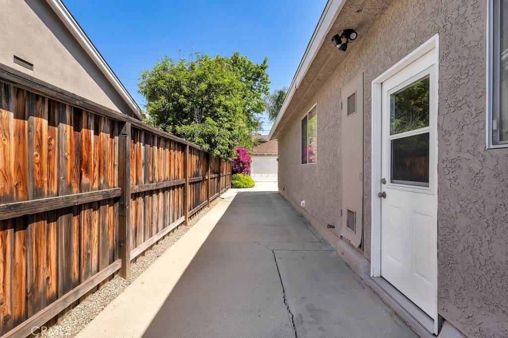 Woodland Hills, CA 91367,22437 Berdon ST