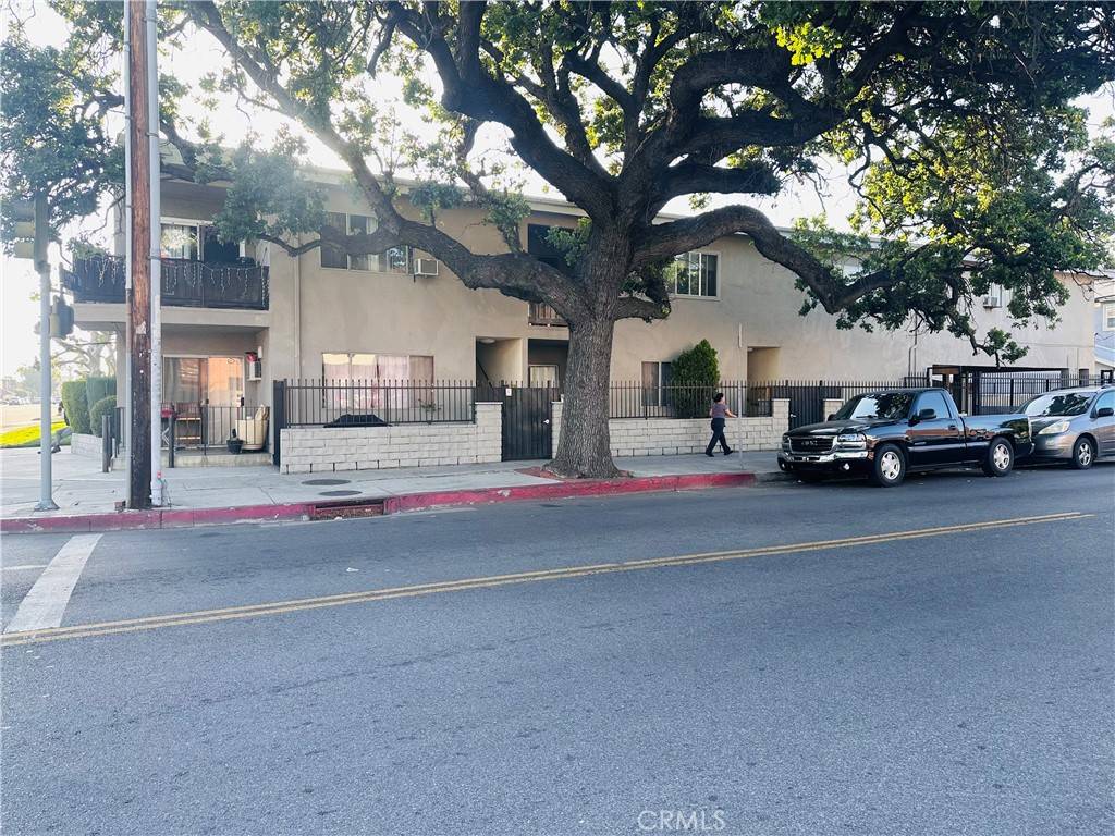 Van Nuys, CA 91411,14703 Victory BLVD