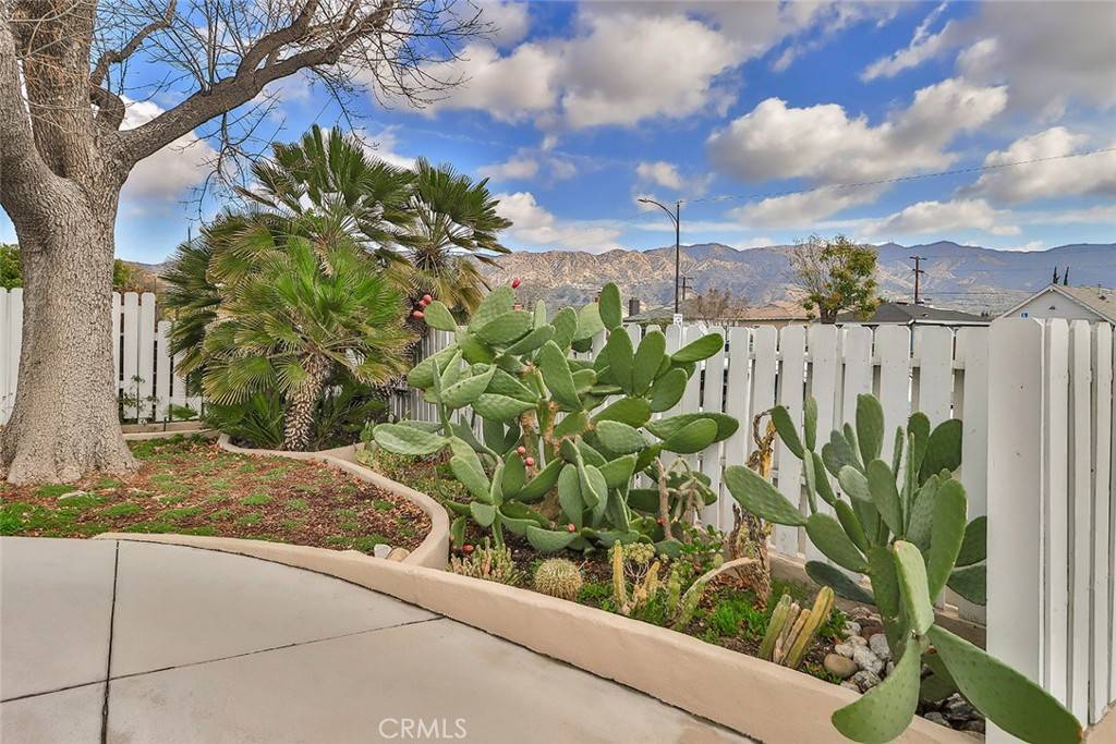 Burbank, CA 91504,2025 N Buena Vista ST