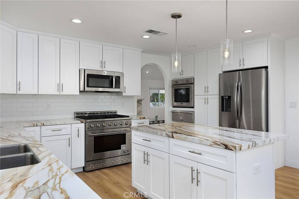 Woodland Hills, CA 91367,5794 Fairhaven AVE