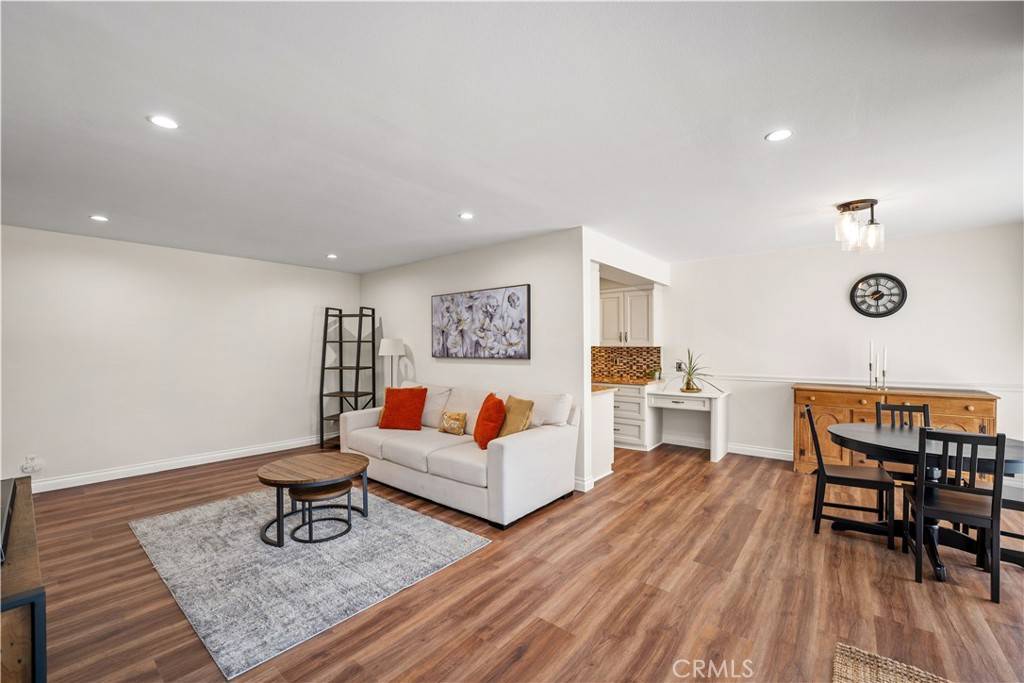 Sherman Oaks, CA 91403,4647 Willis AVE #217