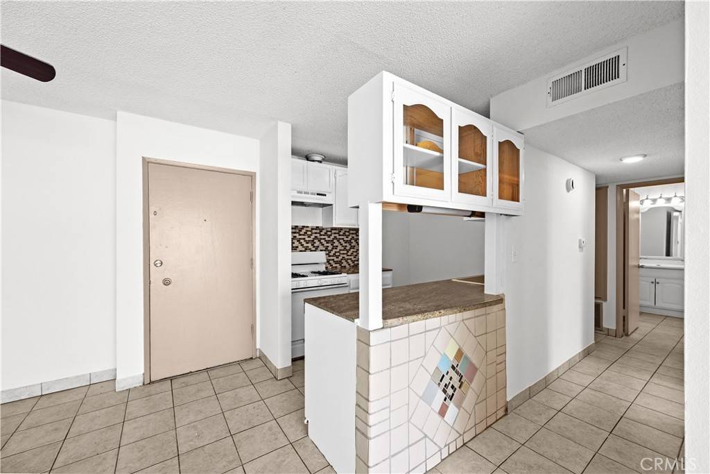 Tarzana, CA 91356,18620 Hatteras ST #274