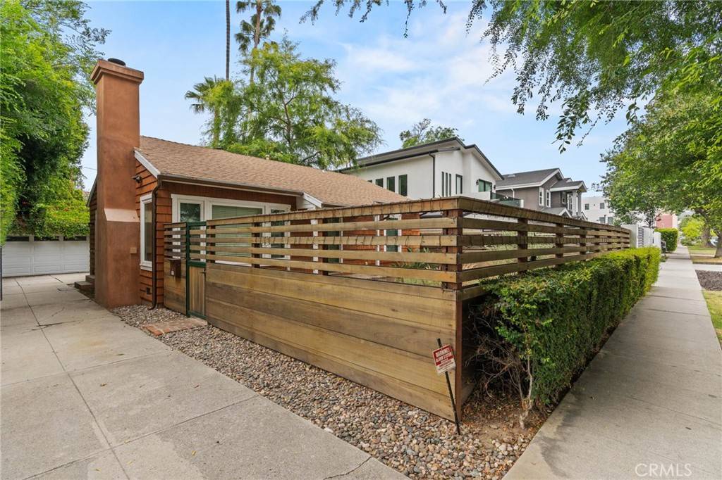 Sherman Oaks, CA 91403,4514 Cedros AVE