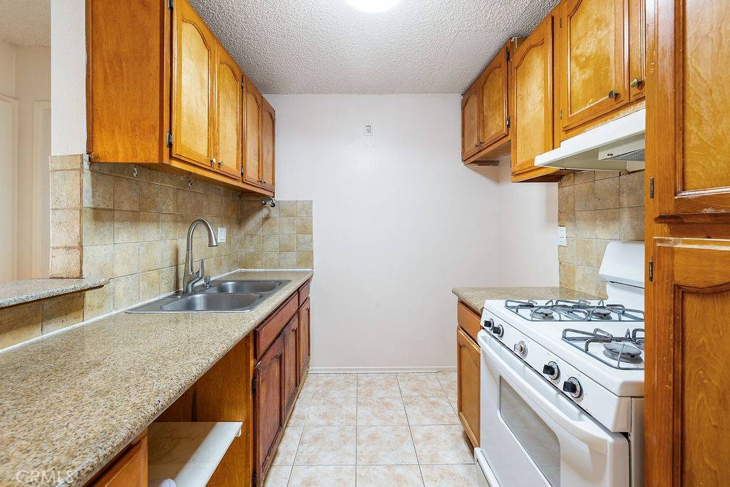 Tarzana, CA 91356,18620 Hatteras ST #166
