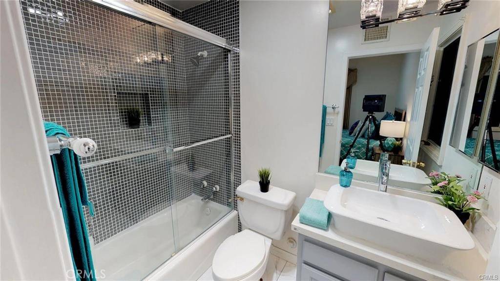 Sherman Oaks, CA 91403,15020 Encanto DR