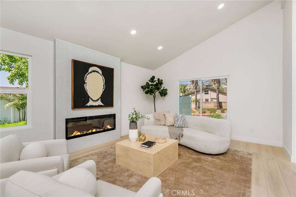 Glendale, CA 91206,3195 Chadney DR