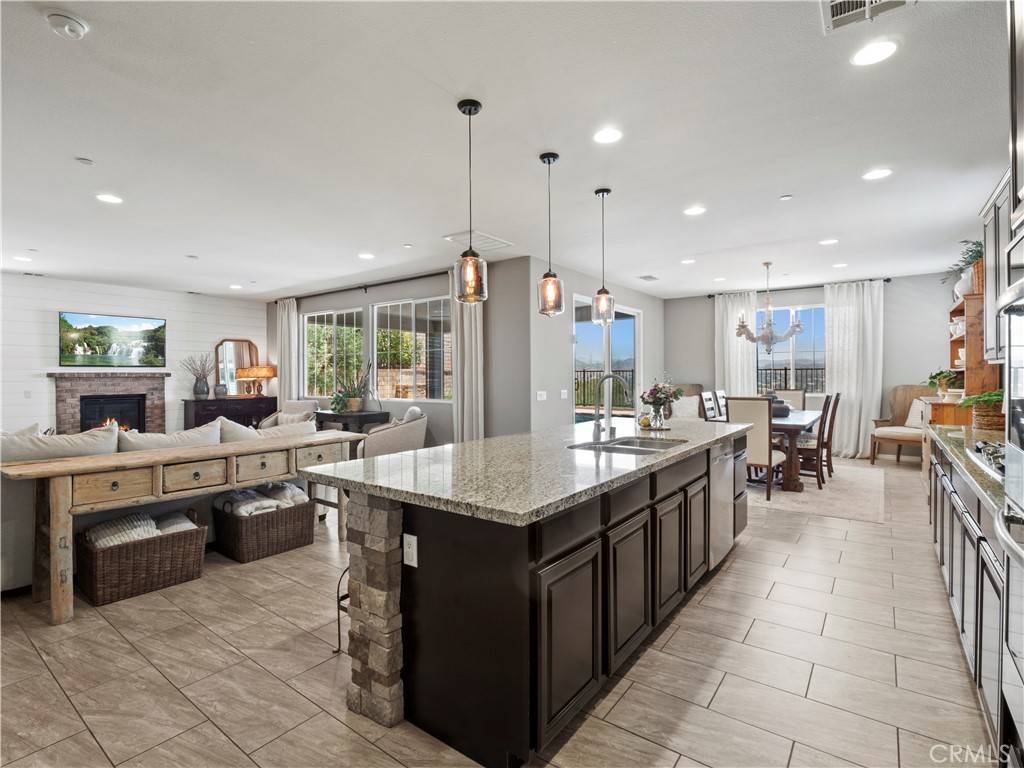 Valencia, CA 91354,28826 N West Hills DR