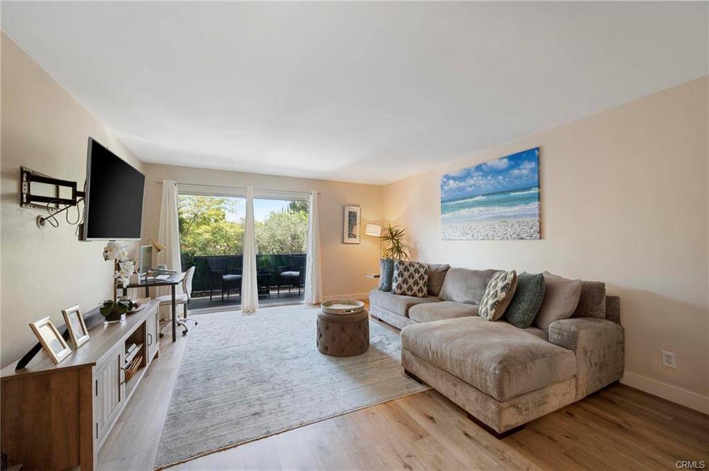 Encino, CA 91316,5460 White Oak AVE #E118