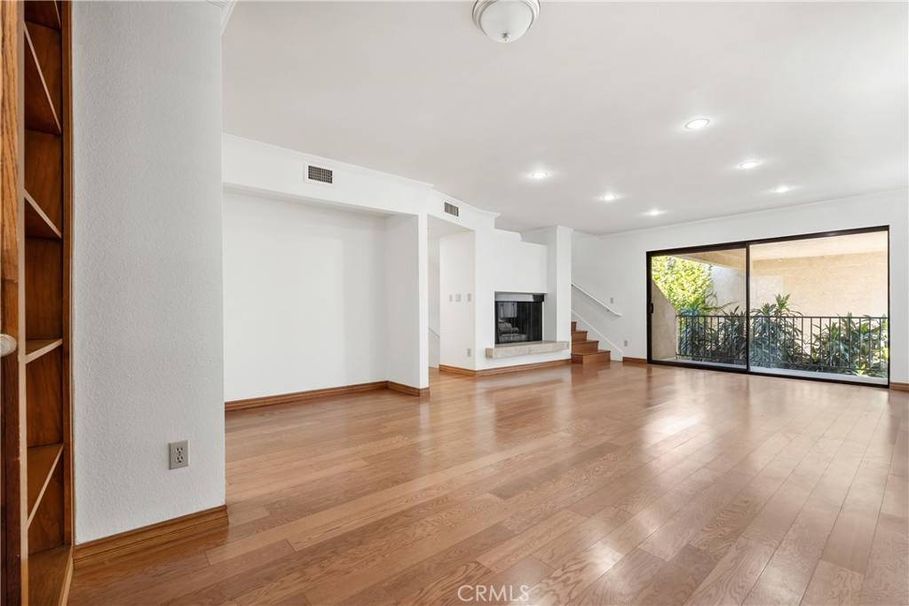 West Hills, CA 91307,7137 Shoup Ave #39