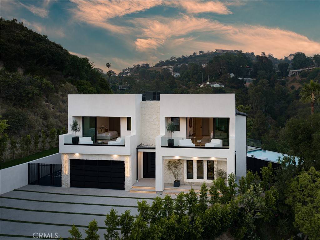 Los Angeles, CA 90046,2608 Zorada DR