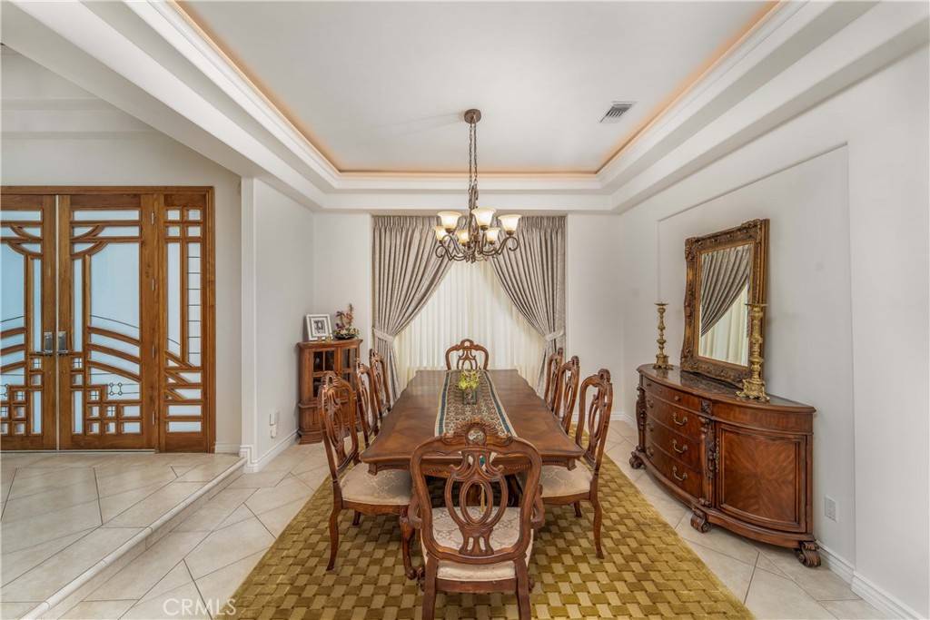Tarzana, CA 91356,5206 Topeka DR