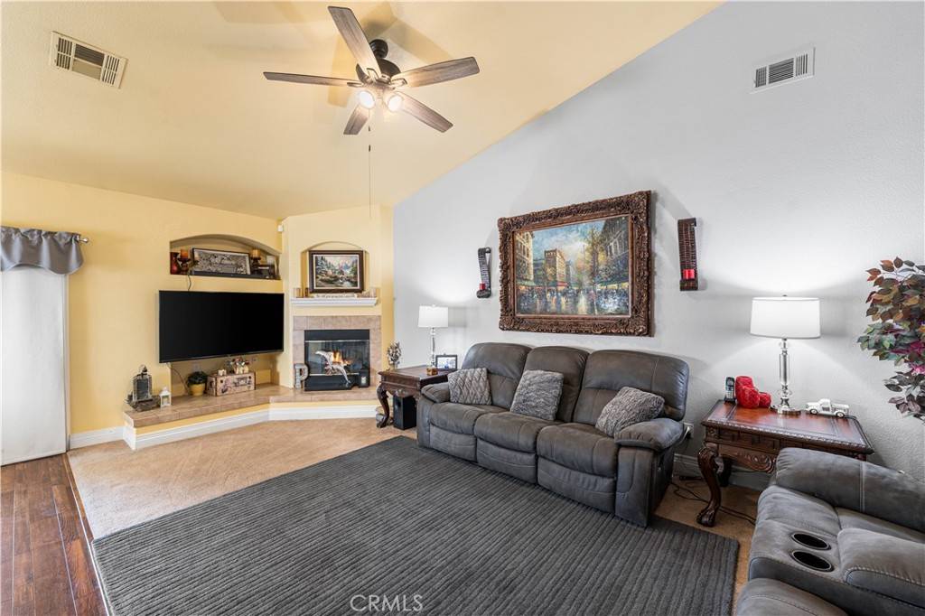 Lancaster, CA 93536,2039 W Avenue J7