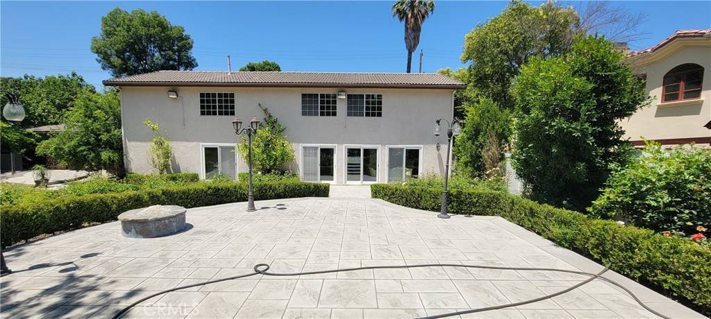 Tarzana, CA 91356,19016 Wells DR